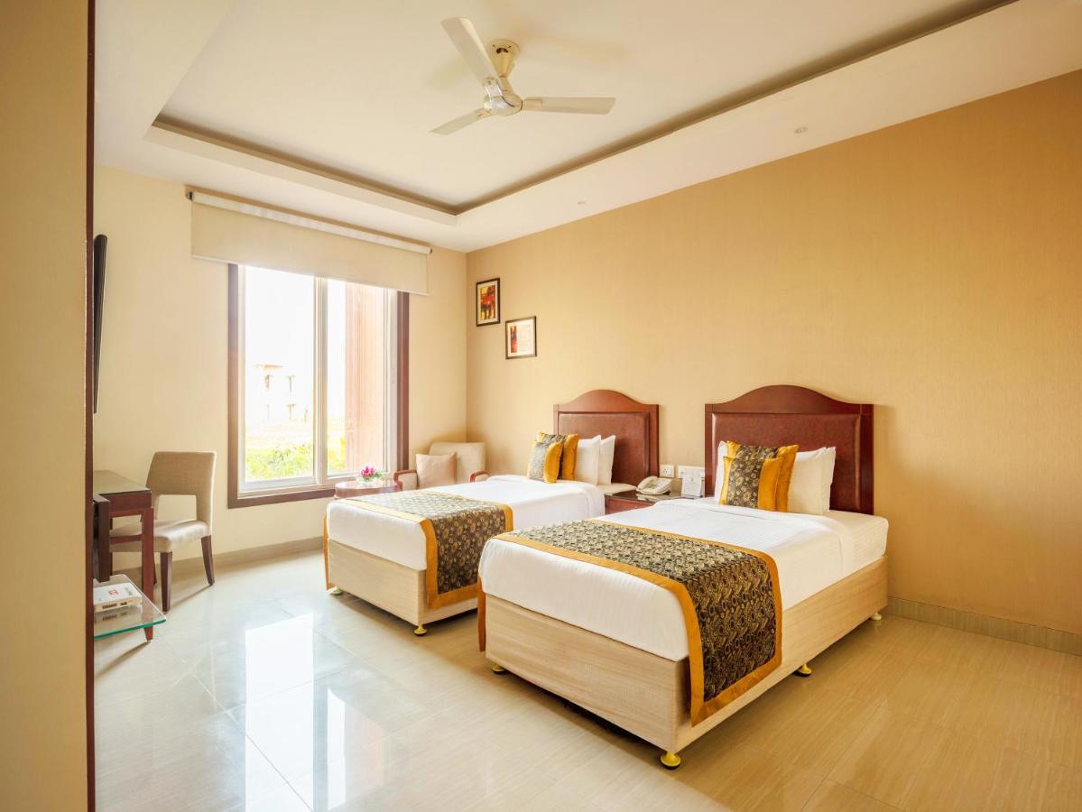 ออร์ชา พาเลซ แอนด์ คอนเวนชั่น เซ็นเตอร์ Hotel โอร์ชชา ภายนอก รูปภาพ